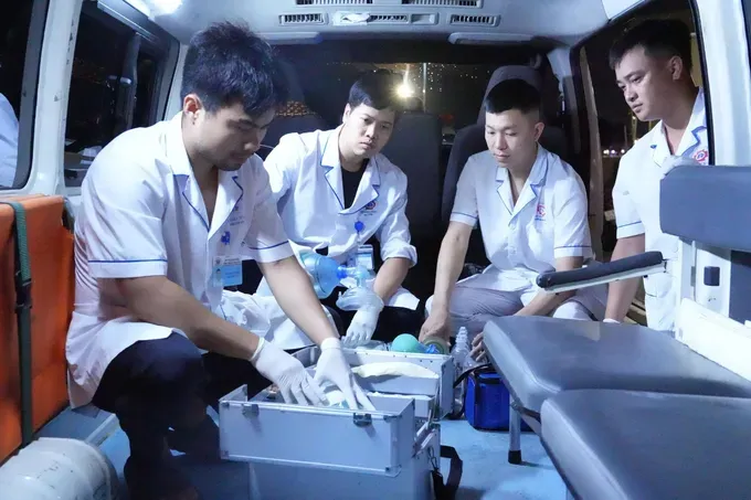 Medical staff on standby for first aid and treatment img-20250720-095502-9620-4135.jpg