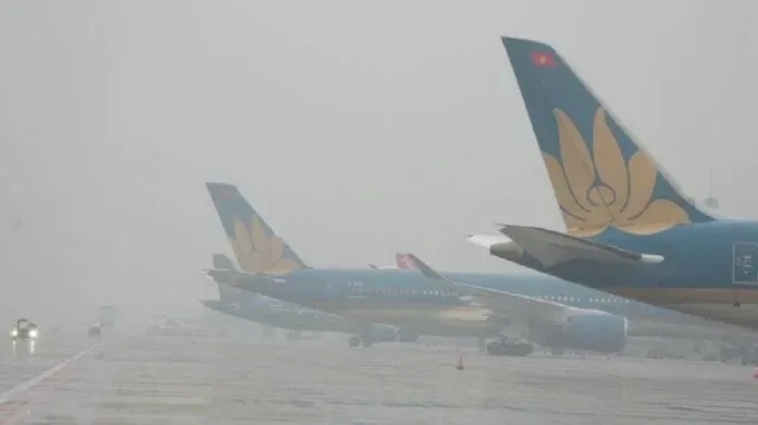 Adverse weather has resulted in significant disruptions of flights. suong-mu-4448-4588.jpeg