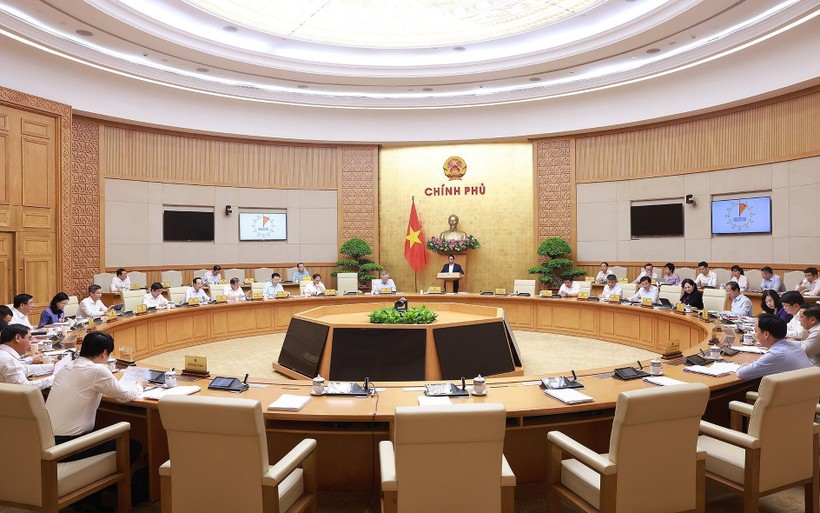 Prime Minister Pham Minh Chinh chairs the monthly Government law-making session on July 23. (Photo: VNA) lawmaking.jpg