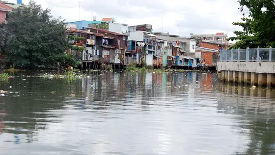 HCMC accelerates canal-side housing redevelopment. rach-ba-lon-sggp_LDBW.jpg