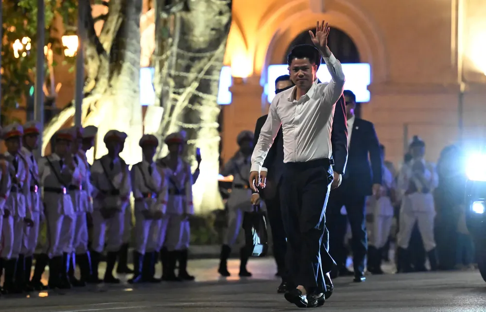 Simulated attack targets President X during arrival in Vietnam. dsc-4021-6869-5526.jpg