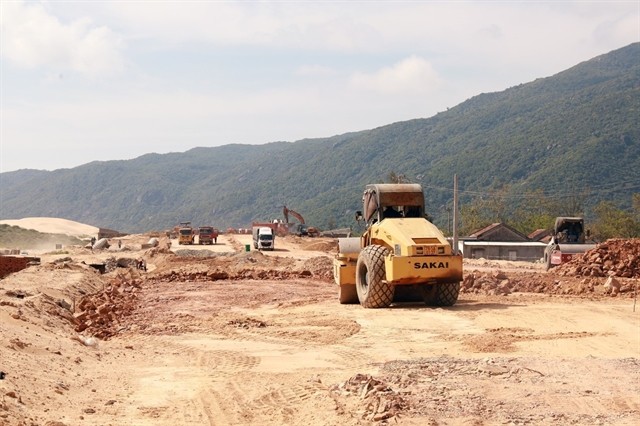 A road project under construction in Dak Lak Province (Photo: VNA) 441501_road.jpg
