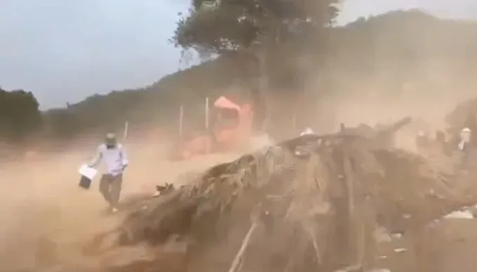 Image of the whirlwind. Screenshot from video b-3682-6137.jpg