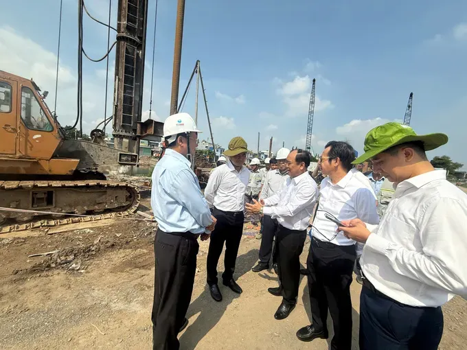 Vice Chairman of the Ho Chi Minh City People’s Committee Bui Xuan Cuong has instructed the Ho Chi Minh City Department of Agriculture and Environment to promptly complete a detailed report on all site clearance activities. (Photo: SGGP/Quoc Hung) 8c3-9113-4269.jpg