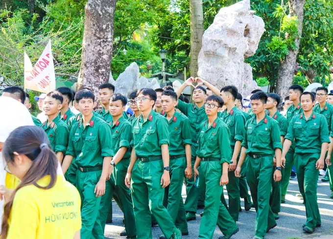 More than 5,000 people participate in the walk. z6891664743763-3c93f033a7ac048bb7ff1c0264aa6cf4-8568-2918.jpg