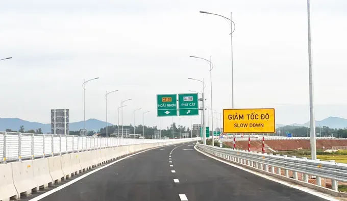 The Hoai Nhon – Quy Nhon Expressway section has been completed and is set for technical opening on August 19. (Photo: SGGP/Ngoc Oai) anh-2-5868-4557.jpg