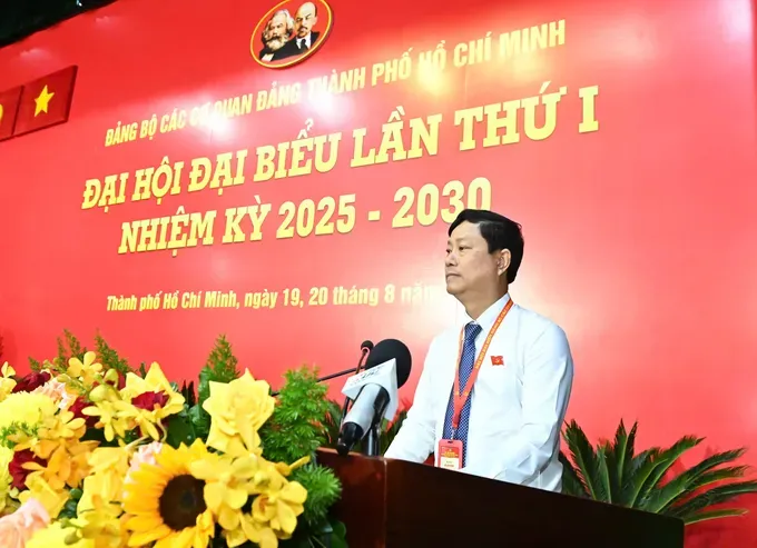 Mr. Vo Van Minh delivers closing remarks. (Photo: SGGP/ Viet Dung) 74-7166-2015.jpg