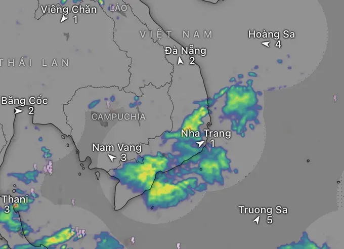 Satellite image at 5:30 a.m. shows that clusters of clouds cause heavy rains over Southern Vietnam on the morning of August 21. img-1460-3535-4064.jpeg