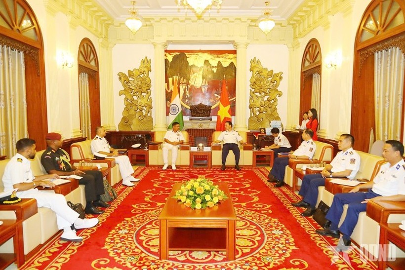 The Vietnam Coast Guard (VCG) and the Indian Coast Guard (ICG) convene the sixth bilateral meeting on August 20, 2025 to review cooperation outcomes and set directions for strengthening practical partnership and mutual support in the years ahead. (Photo: qdnd.vn) quang-ce1baa3nh-he1bb99i-nghe1bb8b-qdndvn.jpg