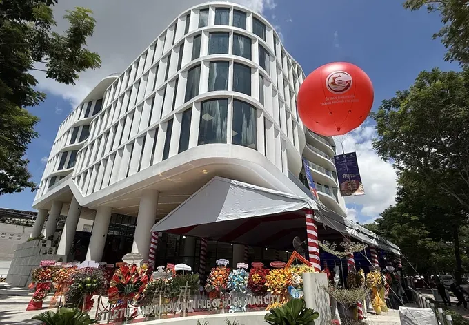 The SIHUB building on its inauguration day. img-4612-6553-7417.jpg