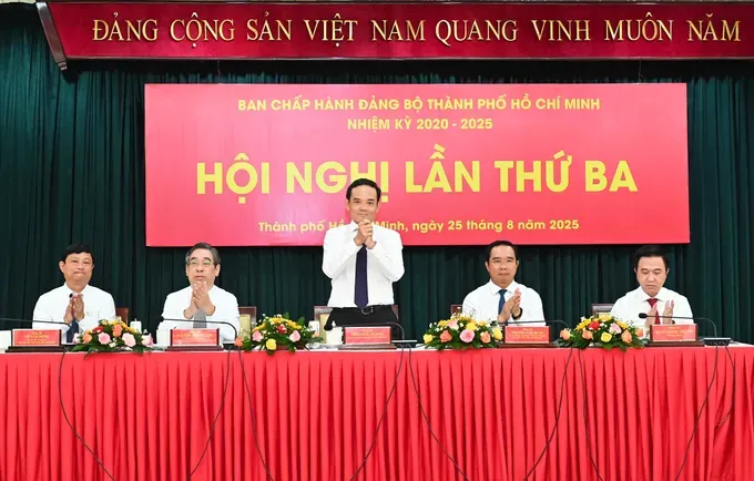 Delegates attend and preside over the ceremony. (Photo: SGGP/ Viet Dung) z6941791726506-79713d2b1a347e7cc23e97a4abdcbd27-5289-9079.jpg