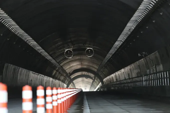 Deo But Tunnel on the Vung Ang–Bung Expressway 4i7a2898-5464-1522.jpg