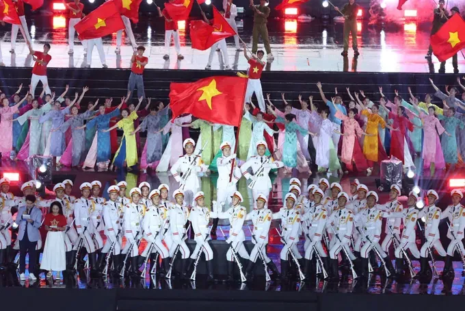 Rehearsal of the program at My Dinh Stadium in Hanoi. (Photo: SChannel) 539499976-122125261286936185-249289024090428583-n-6626-2189-5582-7315.jpg