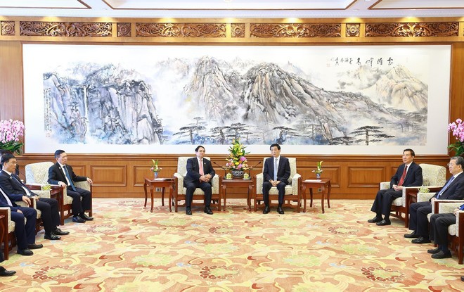 At the meeting on September 1 on the sidelines of the Shanghai Cooperation Organisation (SCO) Summit 2025. (Photo: VNA) vna-potal-thu-tuong-hoi-kien-chu-tich-chinh-hiep-toan-quoc-trung-quoc-8248379.jpg