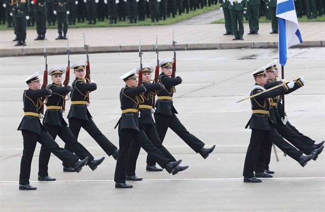 Russian Federation's armed forces delegation. 447465_5260431949887437_fo.jpg