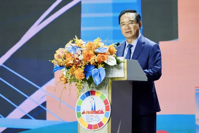 Chairman of the Ho Chi Minh City People’s Committee Nguyen Van Duoc delivers a speech at the event. (Photo: SGGP/ Hoang Hung) mr-duoc-9471-2595.jpg