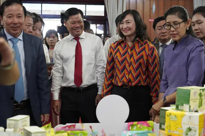 Several memoranda of understanding were signed between Tay Ninh Province and international partners, opening up new prospects for cooperation in trade, investment and logistics. z6982072445435-084326c498b8ac3772c60a47d81056f4-3396-2966.jpg