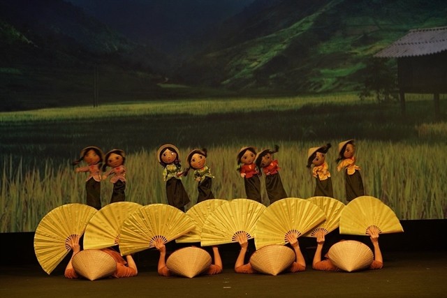 All kinds of puppetry artists will take part in the festival to show off their skills at the UNESCO World Heritage site of Ha Long Bay. 451202_5275224954483986_puppet.jpg