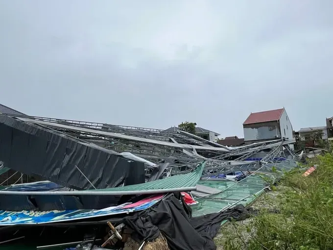 Storm No. 10 swept across Ha Tinh Province on the morning of September 29. (Photo: Truong Hoa) img-2842-517-5322.jpeg