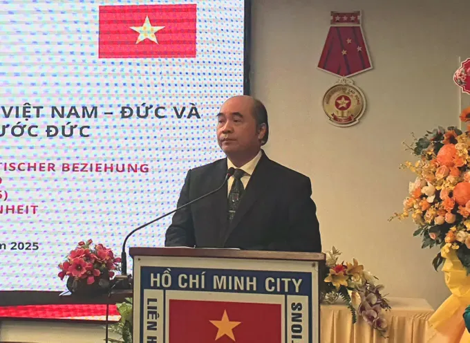 HUFO Vice Chairman and General Secretary Ho Xuan Lam delivers his remarks at the meeting. (Photo: SGGP/ Thuy Vu) thuyvu-3009-1609-6014-1285.jpg
