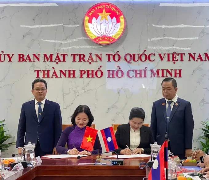 Both sides sign a Memorandum of Understanding on cooperation for the 2025–2030 period. (Photo: SGGP/ Xuan Hanh) z7066543878721-91eff1dd6623152ec3a9bf3af36569cb-2067-1961.jpg