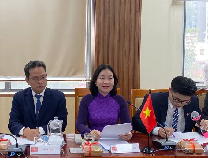 Permanent Vice Chairwoman of the Vietnam Fatherland Front Committee of Ho Chi Minh City Truong Thi Bich Hanh speaks at the working session. (Photo: SGGP/ Xuan Hanh) z7066543892944-cc63df42686ce1c05fcc8231461ed51a-3428-6342.jpg
