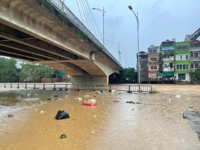 Floodwaters in the Bang and Hien rivers in Cao Bang Province have risen again. img-3240-4846-1976.jpeg