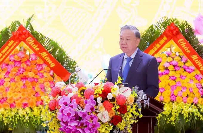 Party General Secretary To Lam speaks at the ceremony marking the 80th traditional day of Military Region 4’s armed forces in Nghe An province on October 12. 2-9947-833.jpg