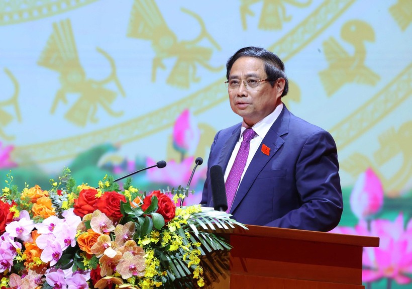 Prime Minister Pham Minh Chinh, who is also Politburo member and Secretary of the Government’s Party Committee, addresses the preparatory meeting of the first Congress of the Government’s Party Organization on October 12 morning. (Photo: VNA) preparatory-meeting-held-for-first-party-congress-of-government-2.jpg