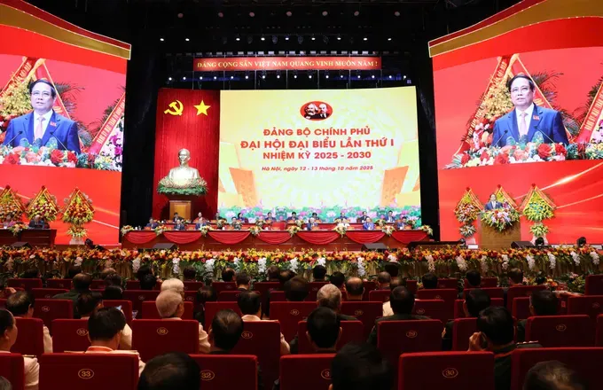 Politburo member, Secretary of the Government Party Committee, PM Pham Minh Chinh delivers the opening speech at the congress. (Photo: SGGP/ Quang Phuc) thu-tuong-pham-minh-chinh-phat-bieu-tai-dai-hoi-sang-13-10-anh-quang-phuc-7699-690.jpg