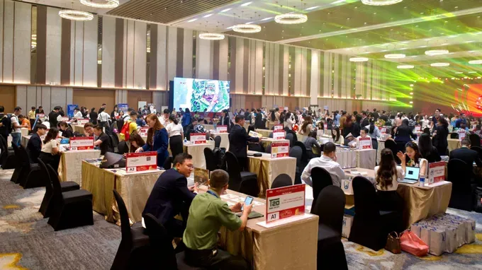 A record of more than 6,000 business meetings has been scheduled. (Photo: SGGP/ Xuan Quynh) z7121668721153-65acd95babf12ccd929a2421f6066a12-9659-9864.jpg