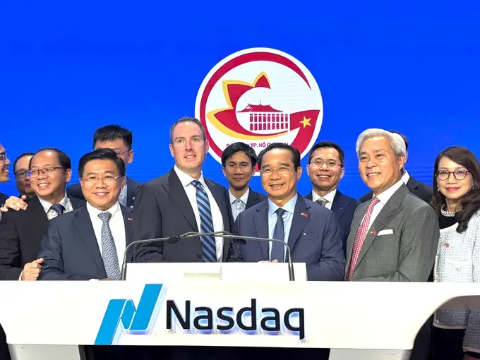 Chairman of the Ho Chi Minh City People’s Committee Nguyen Van Duoc and HCMC’s delegation meet with Mr. Chuck Mack, Senior Vice President of Nasdaq. b8eb48237d12f04ca903-9660-6934.jpg