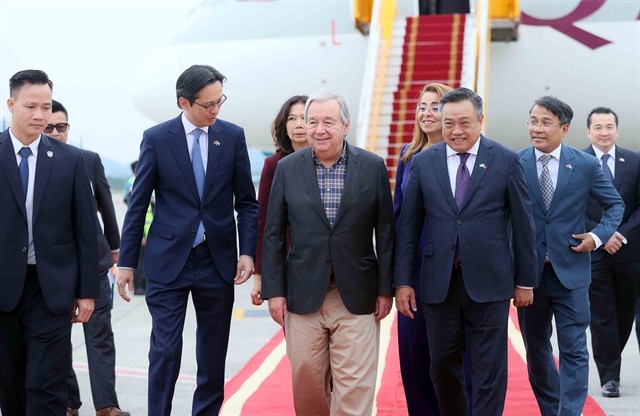 UN Secretary-General António Guterres arrives at Noi Bai International Airport in Hanoi on October 24, 2025, beginning his official visit to Vietnam (Photo: VNA) 459288_5305517258387360_vna_potal_un_secretary-general_begins_official_visit_to_vietnam_8359696.jpg