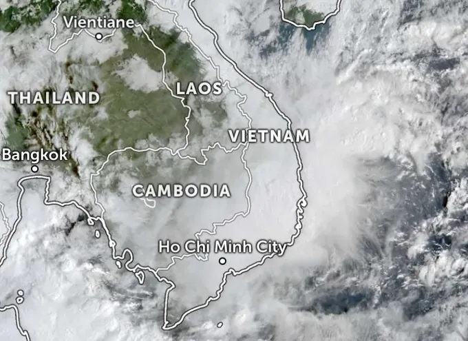 Satellite image of cloudy bands over the Central and Southern regions of Vietnam at 8 a.m. on October 25. (Source: Z.E) img-3871-4243-7462.jpeg