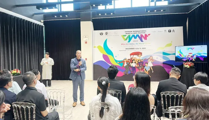 Mr. Pham Minh Toan, representative of VCIDA, shares information about the Vietnam International Music & Arts Festival 2025. 550803969-1312101700138438-4937589406471879422-n-2791-1973.jpg