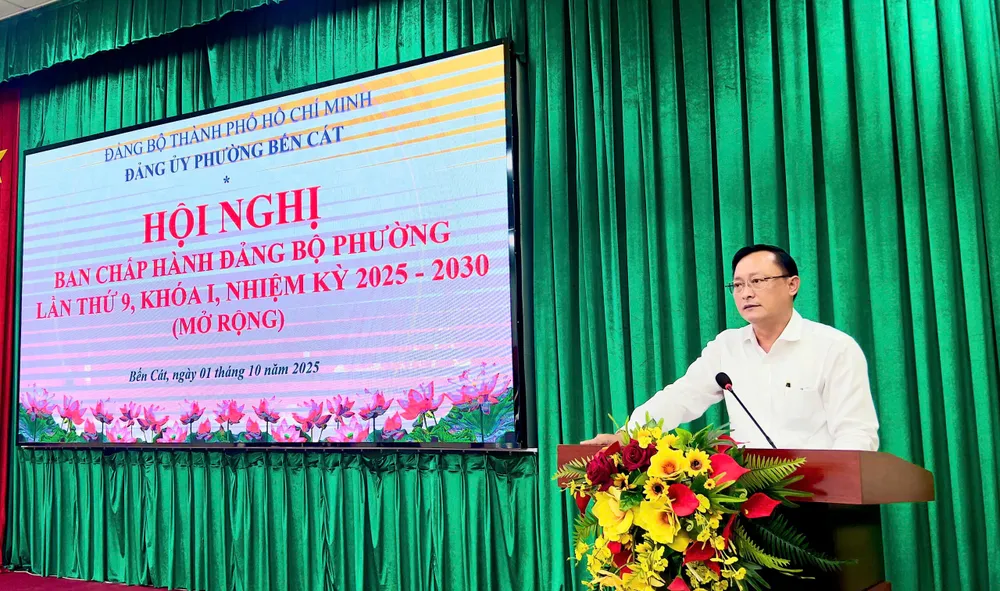 Bí thư Đảng ủy, Chủ tịch HĐND phường Bến Cát Nguyễn Trọng Ân phát biểu tại hội nghị BC 1.jpg