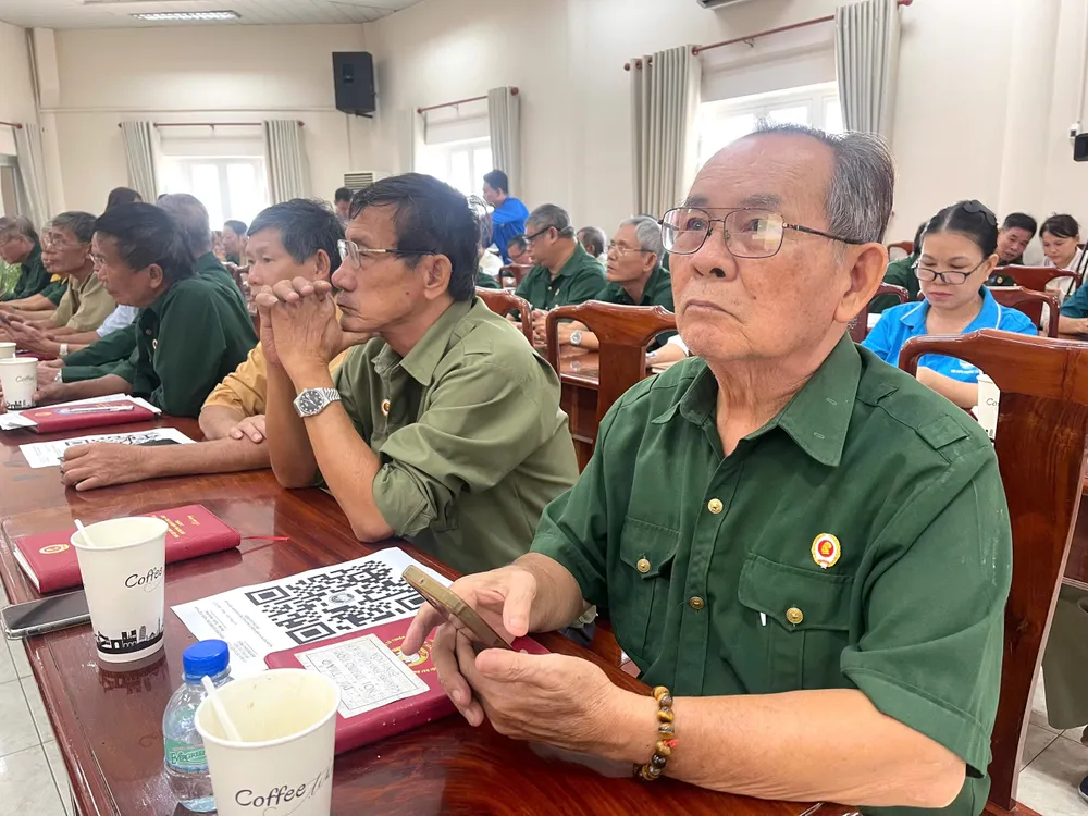 Các đại biểu tham dự hội nghị ccb 5.jpg