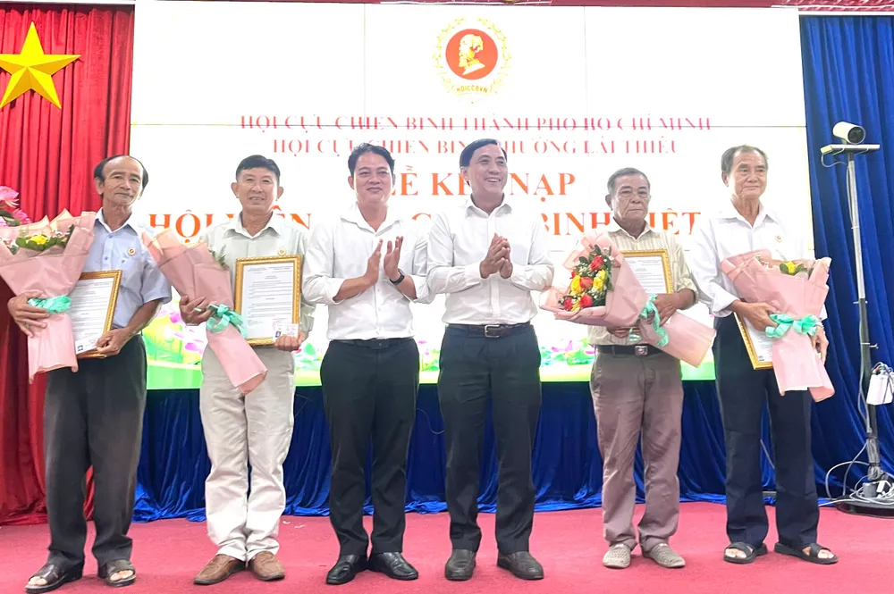 Lễ kết nạp hội viên cựu chiến binh Việt Nam ccb 6.jpg