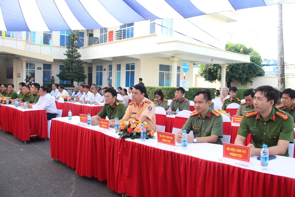 Ra mắt bộ phận tiếp nhận và trả kết quả Công an phường Lái Thiêu IMG_1838.JPG