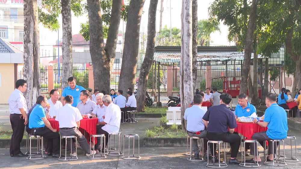 Cà phê sáng giúp lãnh đạo gắn kết, gần gũi hơn với dân cafe 3.jpg