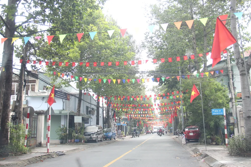 Khu dân cư Phú Lợi (phường Phú Lợi) rực rỡ cờ phướn, cờ đỏ sao vàng Khu dân cư Phú Lợi (phường Phú Lợi) rực rỡ cờ phướn, cờ đỏ sao vàng
