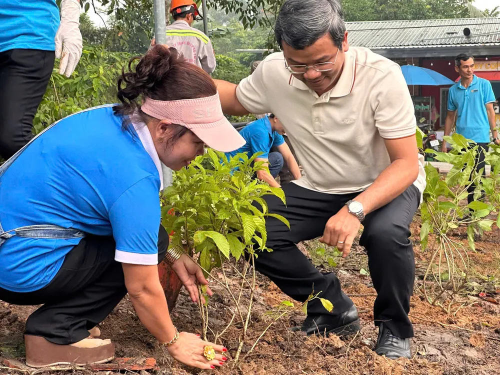 Các công trình thể hiện tinh thần đoàn kết, trách nhiệm của cả hệ thống chính trị và nhân dân chào mừng Đại hội đại biểu Đảng bộ TPHCM lần I Phú An 3.jpg