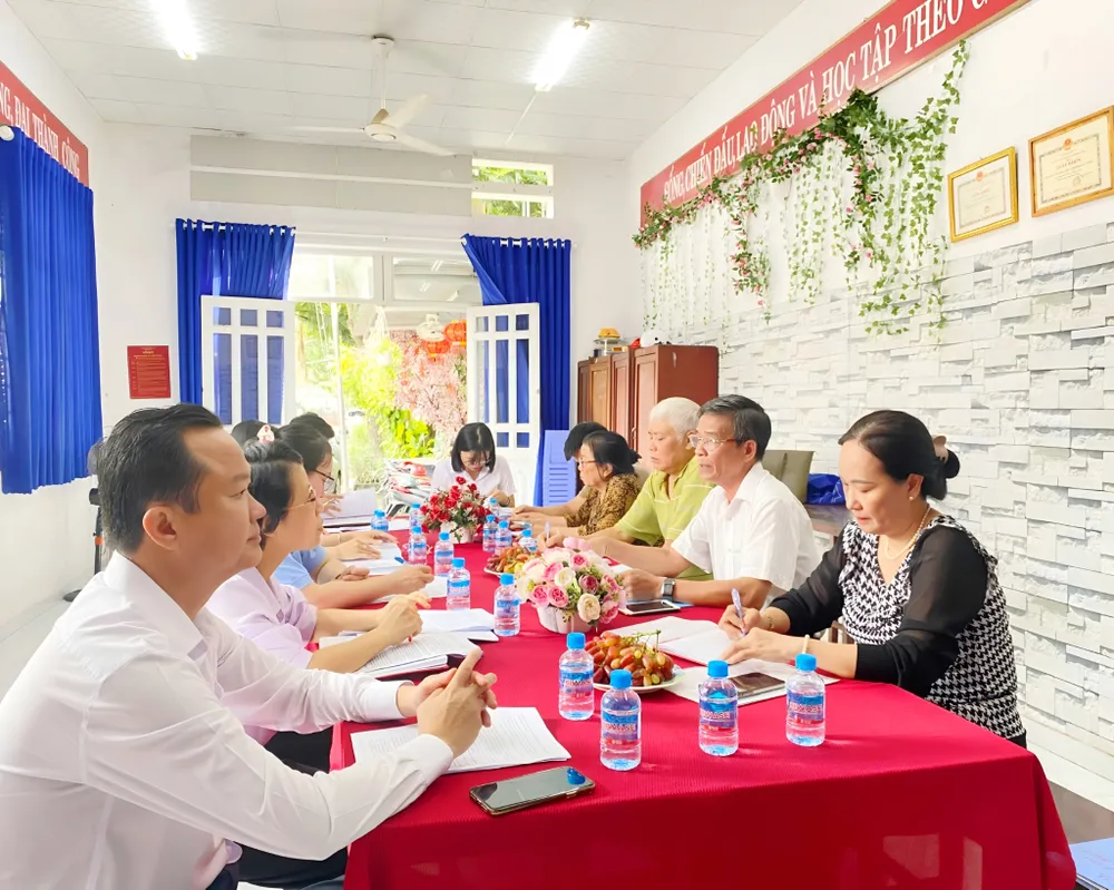 Quang cảnh buổi làm việc tại khu phố Phú Cường 12 2.jpg