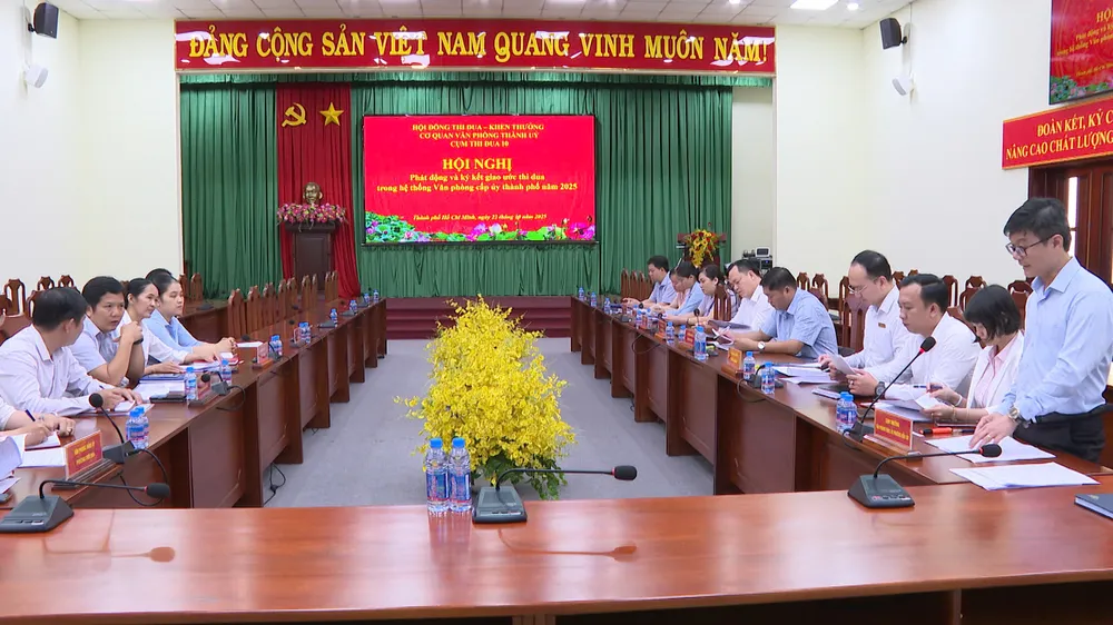 Quang cảnh hội nghị phát động và ký kết giao ước thi đua 1.jpg