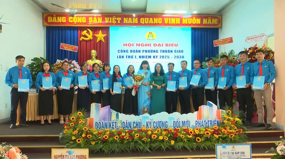 Ra mắt Ban Chấp hành Công đoàn phường Thuận Giao công đoàn 3.jpg
