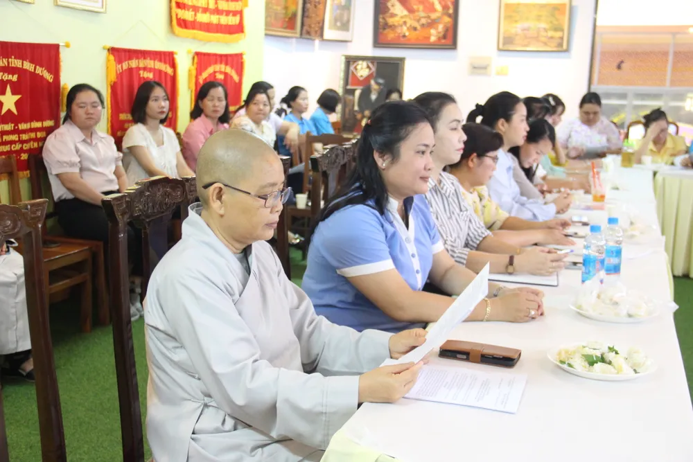 Cán bộ, hội viên, phụ nữ tham dự hội nghị IMG_2525.JPG