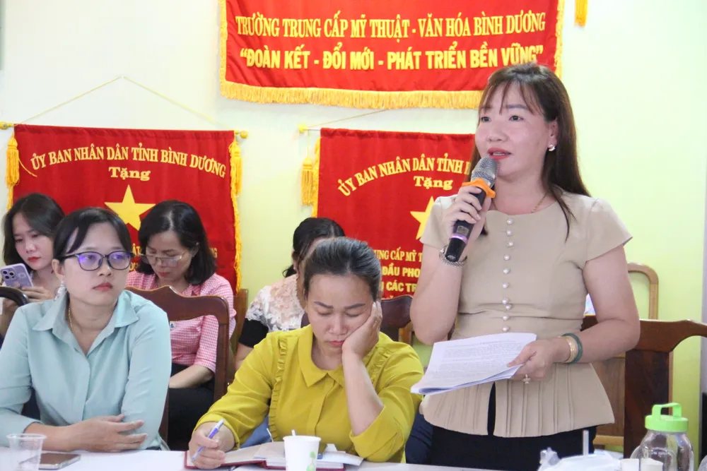 Nhiều ý kiến đóng góp tâm huyết tại hội nghị IMG_2559.JPG