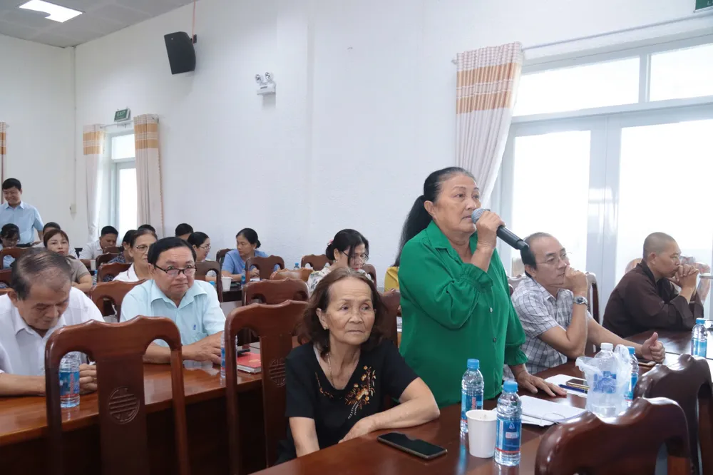 Bà con nhân dân mong muốn lãnh đạo địa phương quan tâm hơn đến công tác an sinh xã hội đối thoại 1.jpg