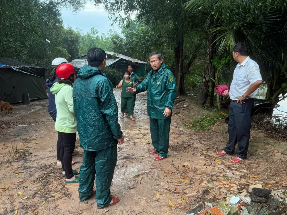 Các khu phố Tân An 1, Tân An 2, Phú Thuận, Phú Thứ, Bến Giảng, Bến Liễu có khoảng 168 hộ dân bị ảnh hưởng Phú An ngập 5.jpg