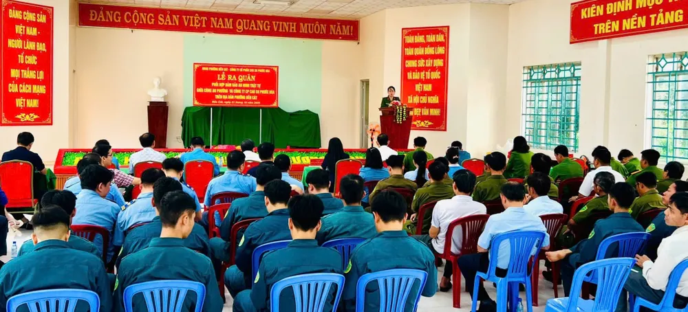 Bến Cát ra quân 3.jpg